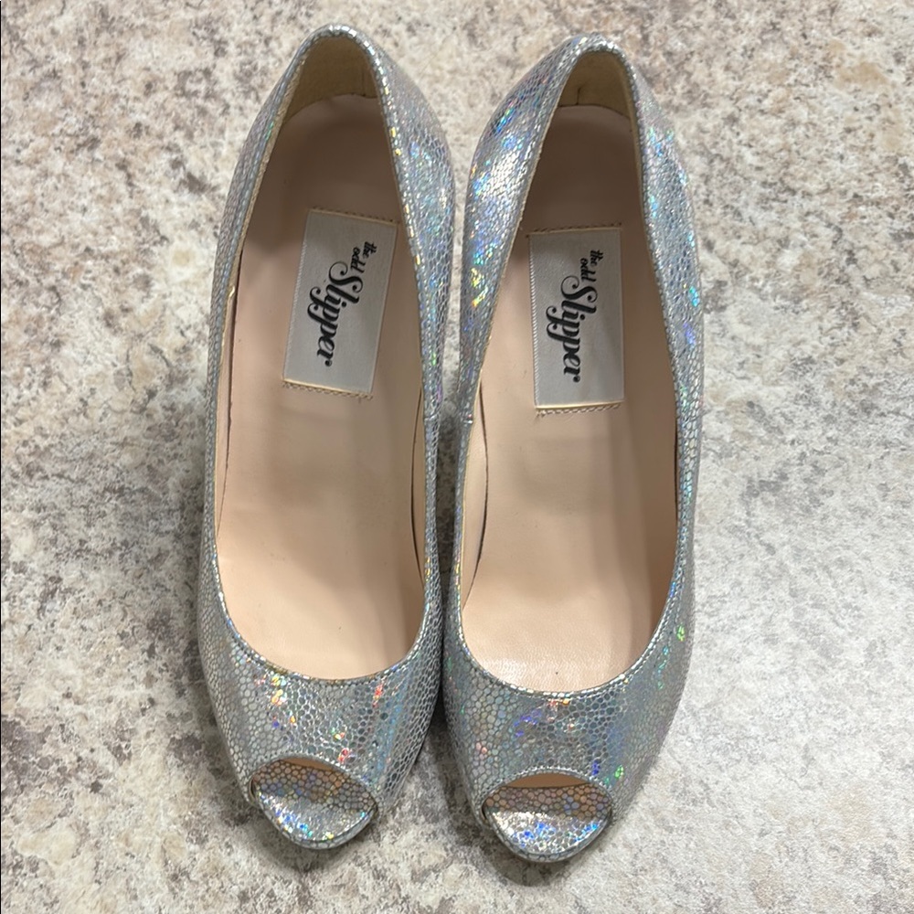 Allure Silver Peep-Toe Women's Shoes